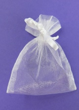 Bild p Organza / smycke psar vit